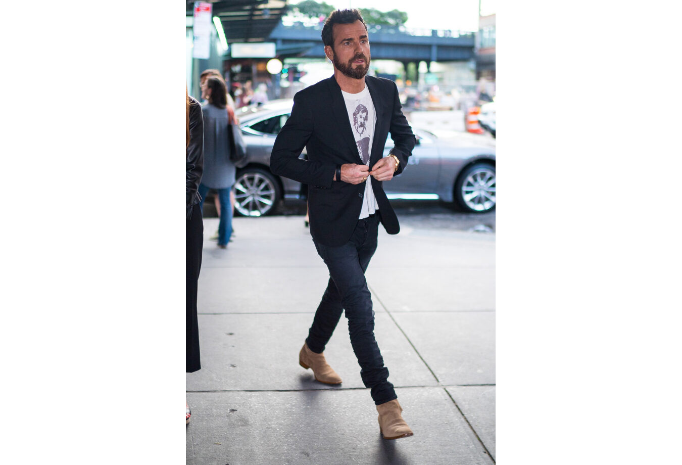 Chelsea boots are the official men's footwear this fall — how to style your  look - The Manual