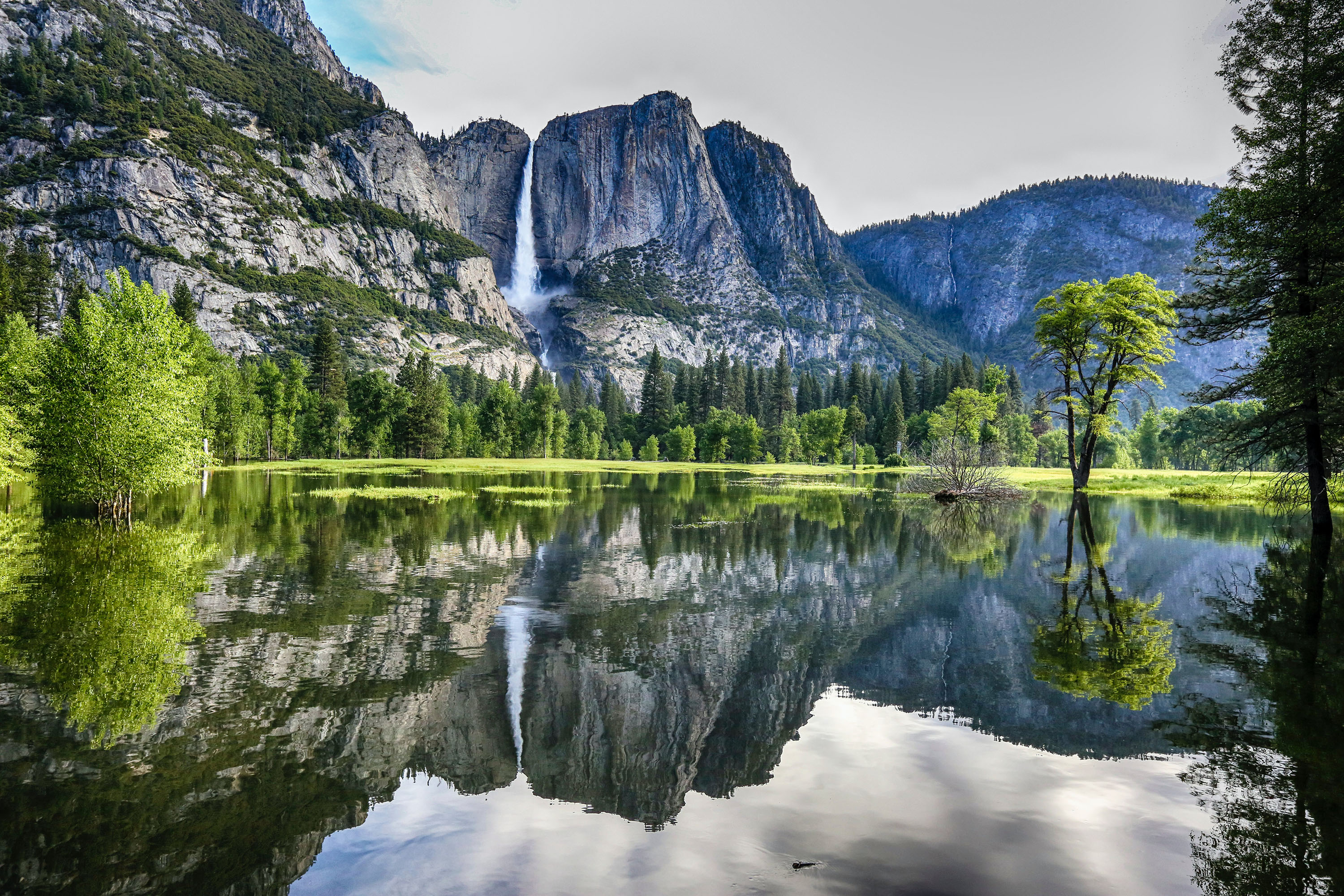 pond and mountain in Yosemite Park