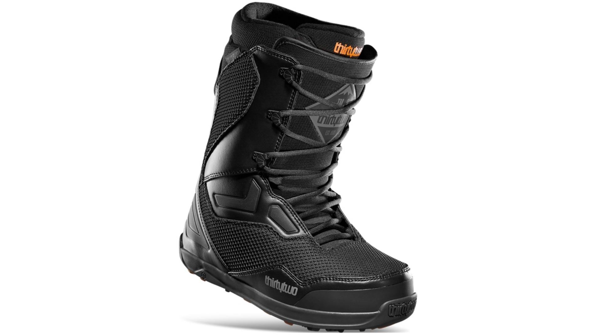 A black thirtytwo Lashed snowboard boot