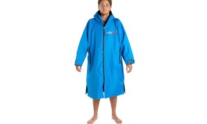 A model wearing the dryrobe.