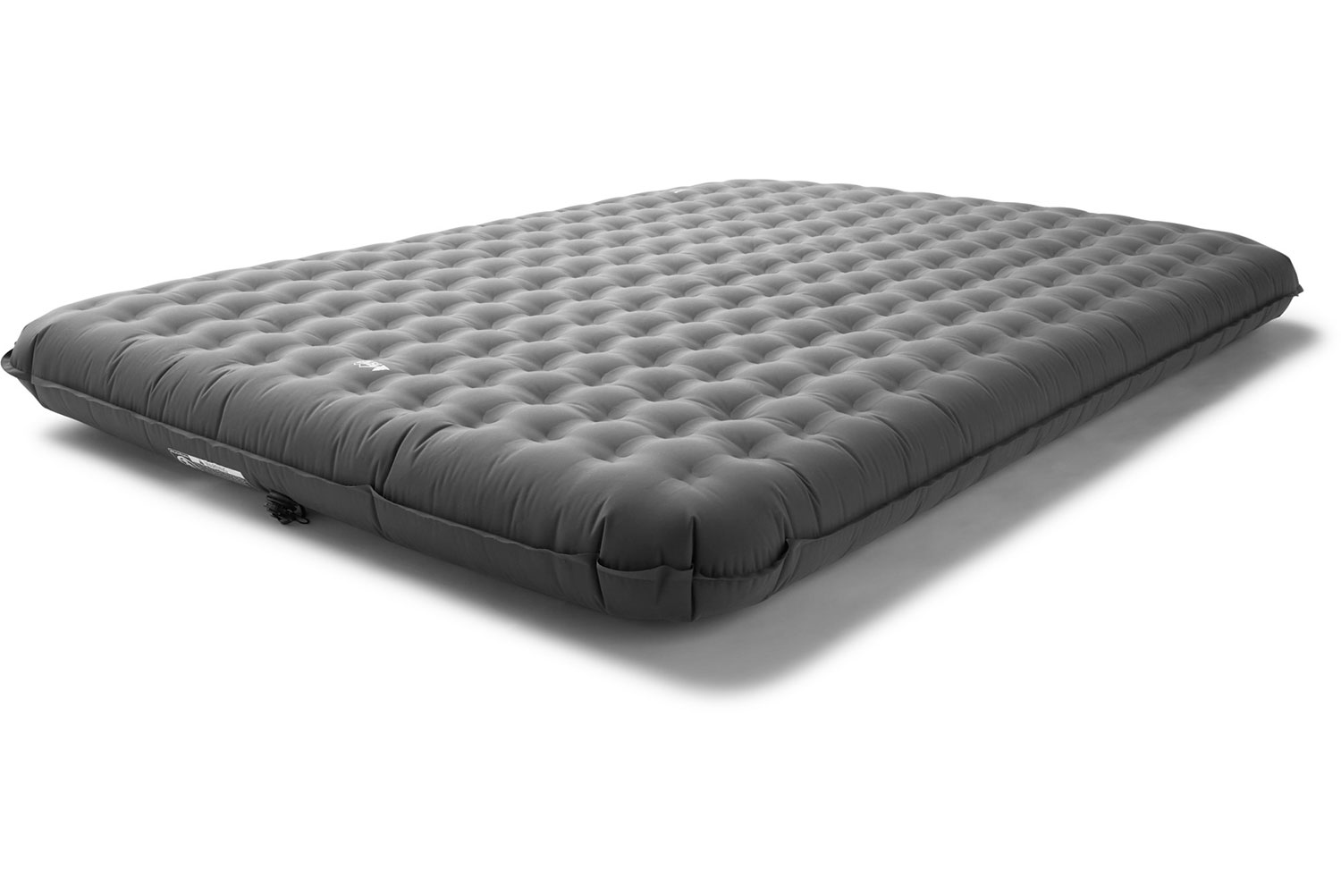 Insulating air clearance mattress against cold