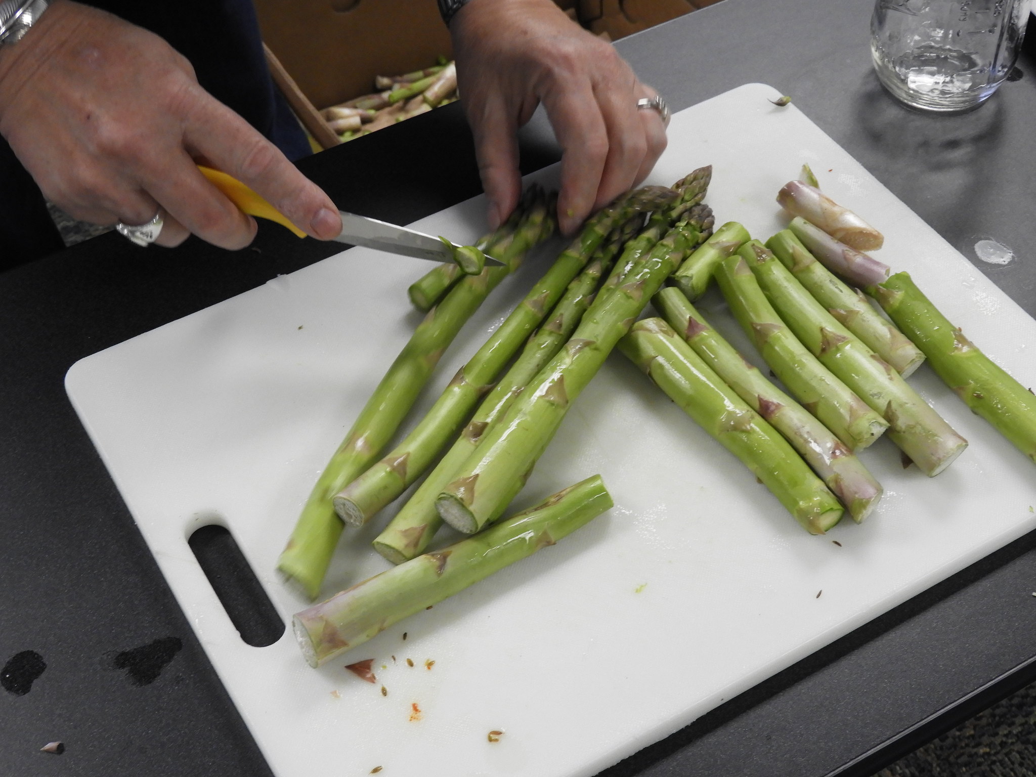 Chopping asparagus