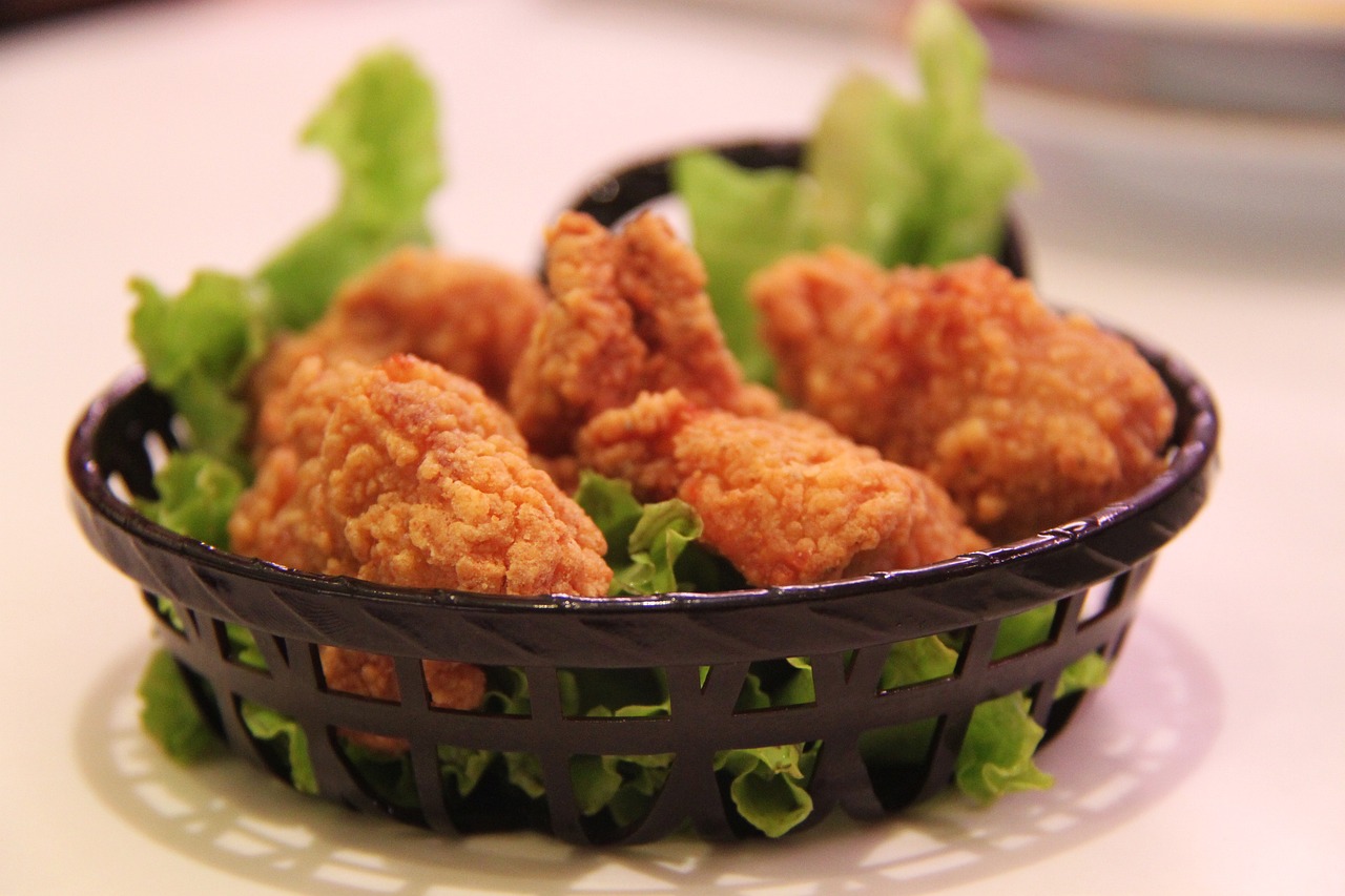 https://www.themanual.com/wp-content/uploads/sites/9/2023/06/fried-chicken-g330f1b7a7_1280.jpg?fit=800%2C800&p=1