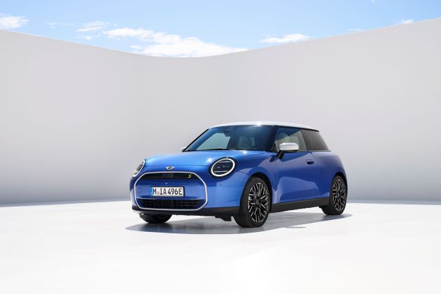 MINI Crossover Highlands Edition Debuts As Special Countryman For Japan