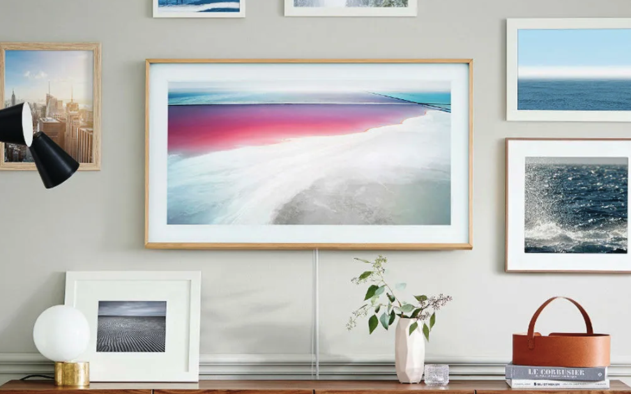 The 6 Best Samsung Frame TV Alternatives In 2024 The Manual   Samsung Frame TV On Wall 