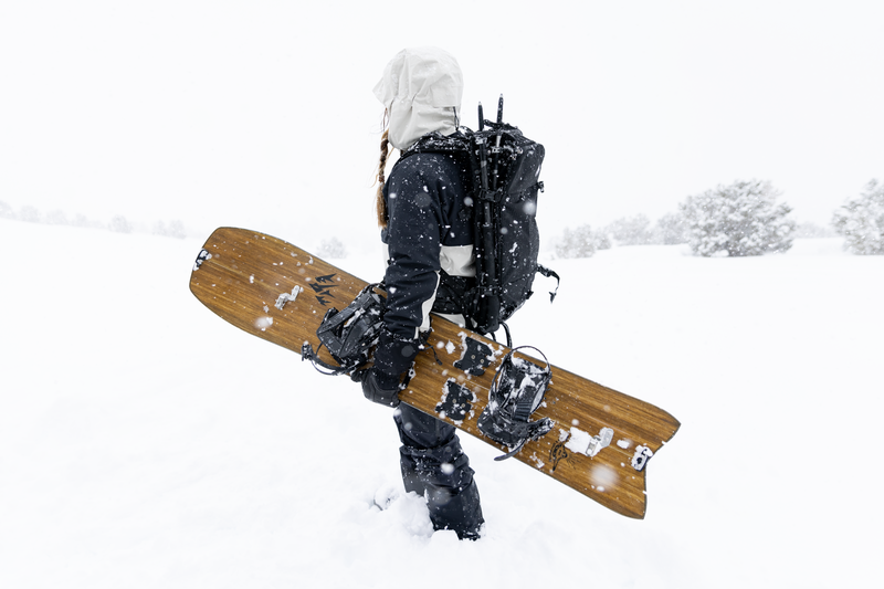 Beginner Snowboarder Guide: How To Base Clean Your Snowboard 