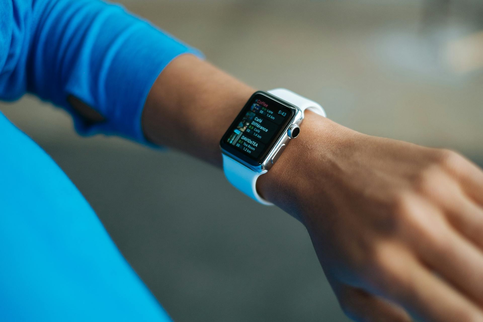 What wrist should you top wear your apple watch on