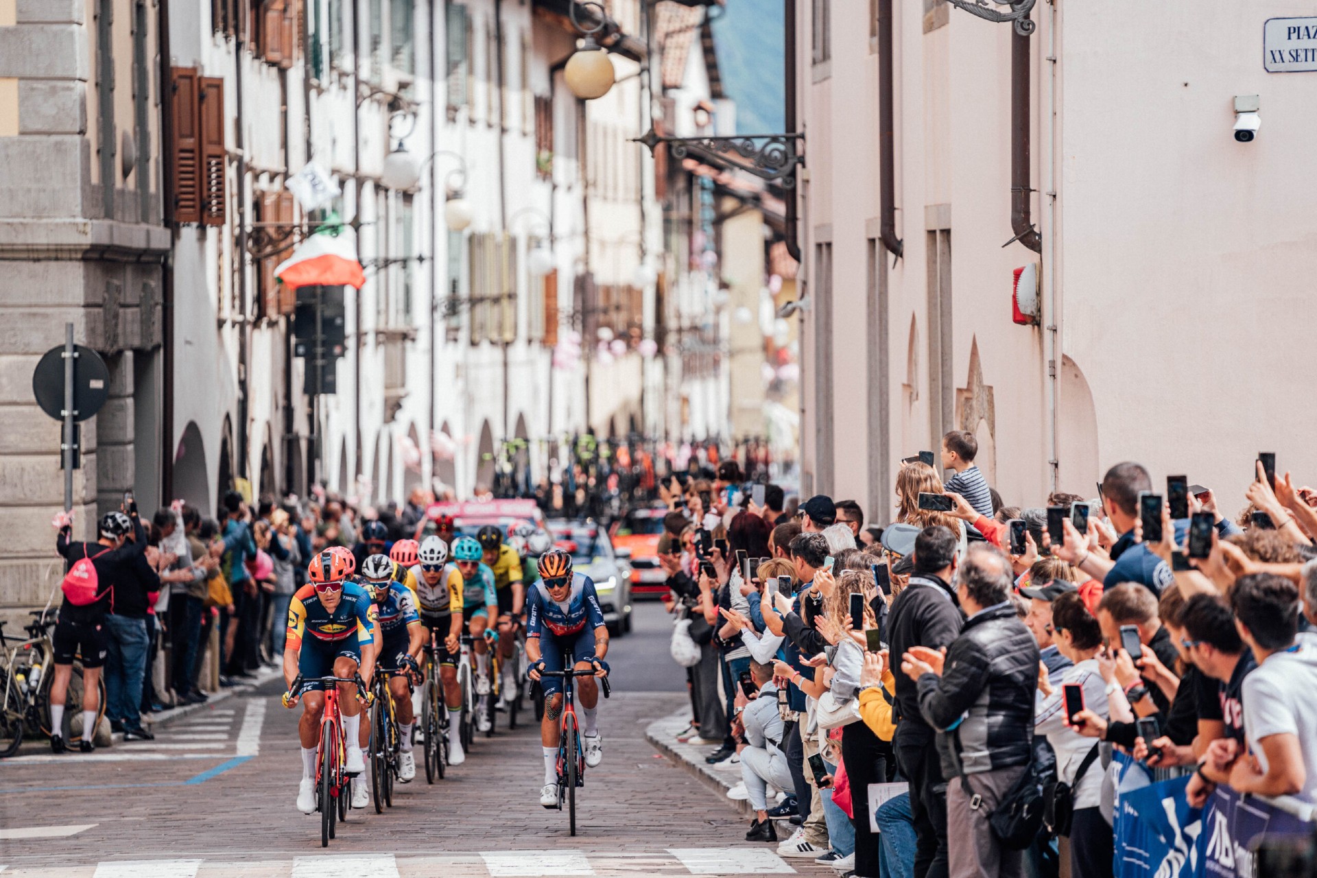 Cyclists in the Giro d'Italia