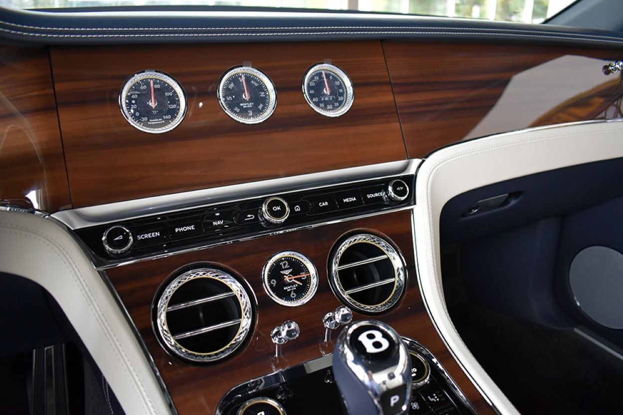cool luxury car features new 2020 bentley continental gt v8 convertible 1570126514  1 2