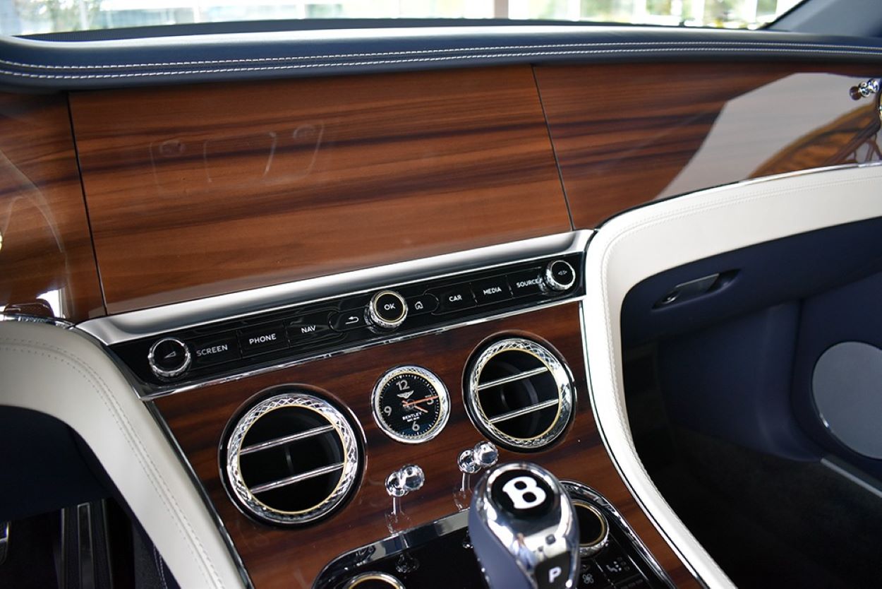 cool luxury car features new 2020 bentley continental gt v8 convertible 1570126514  2