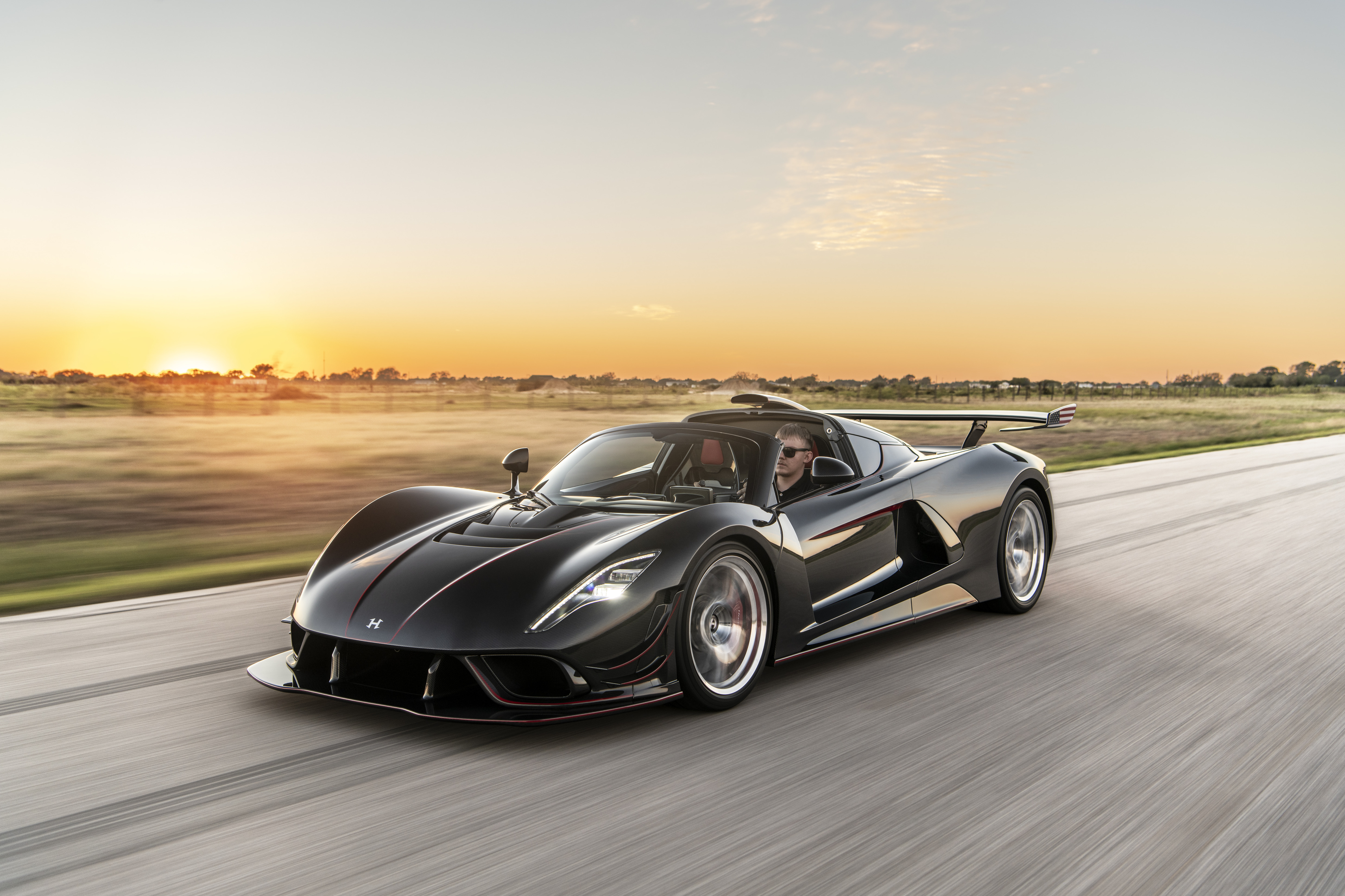 Hennessey Venom F5 on track