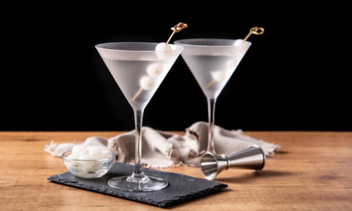 Gibson martini cocktails