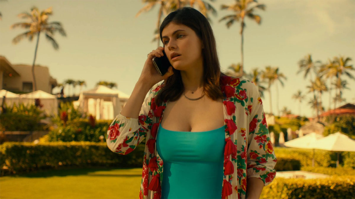 Alexandra Daddario in The White Lotus.