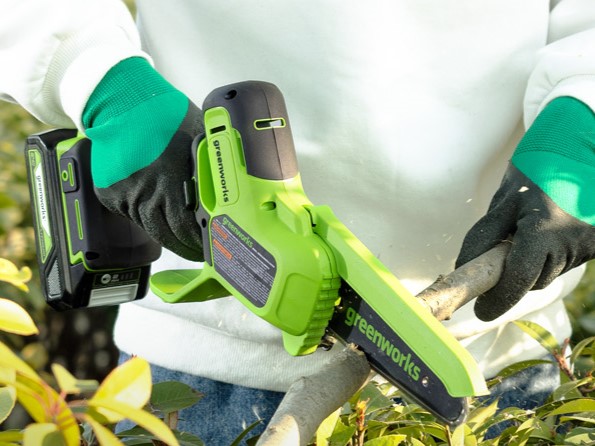 Greenworks 24v mini chainsaw Prime Day deal