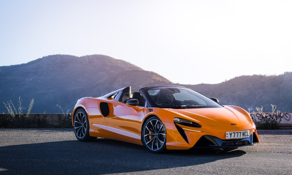 McLaren Artura Spider