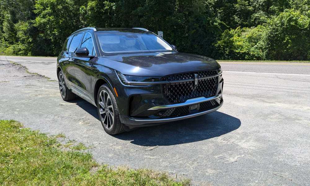 2024 Lincoln Nautilus front