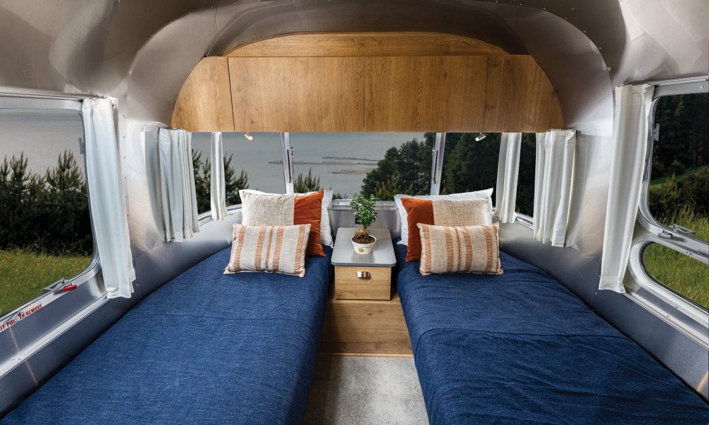 2025 airstream trade wind 23fb bedroom twin hero