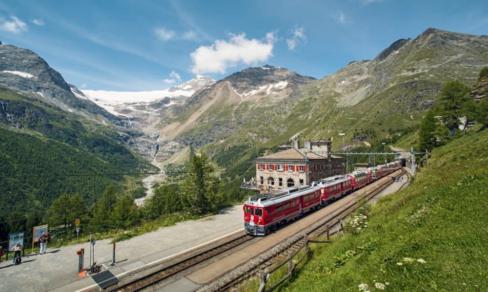 Panoramic express train, Bernina