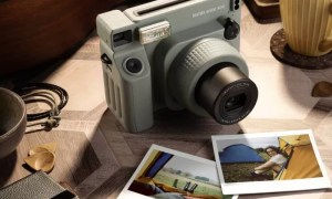 Fujifilm instant camera deal with Instax Wide 400 and photo sheets