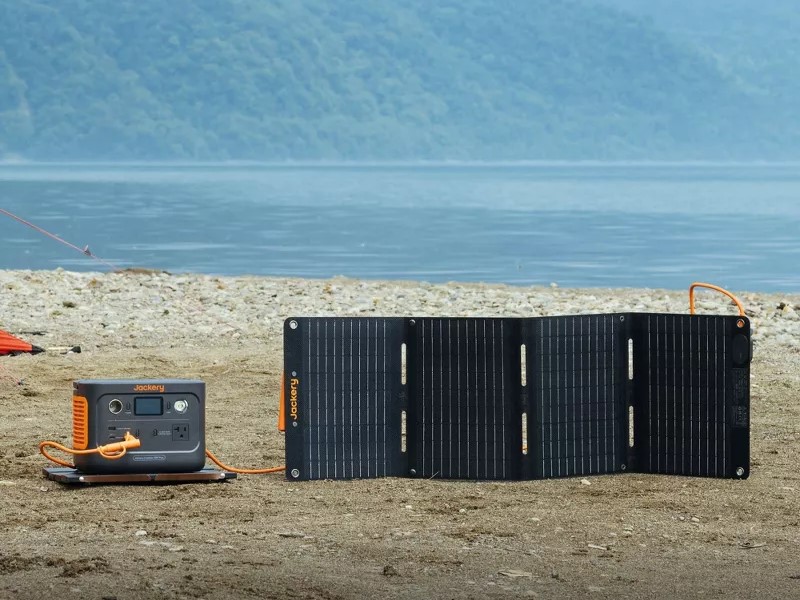 Jackery SolarSaga 40 mini solar panel with power station connected