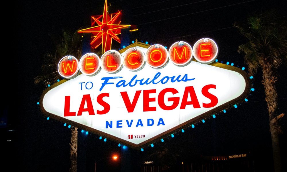 las vegas airport passengers welcome sign