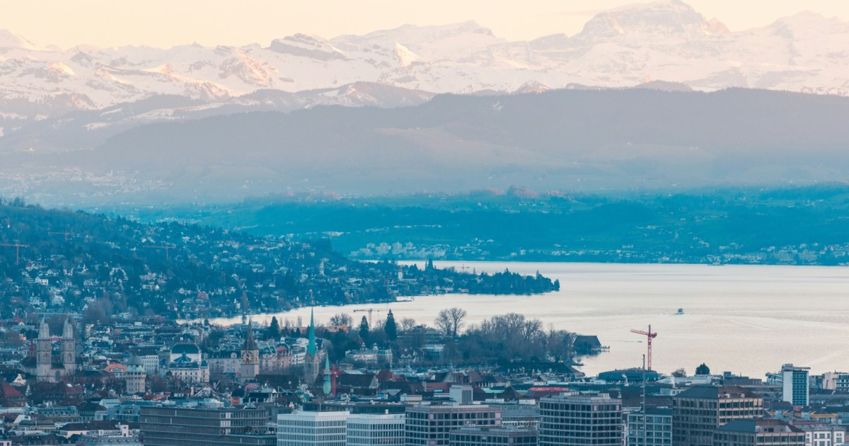 This airline offers a nonstop service from Seattle to Switzerland