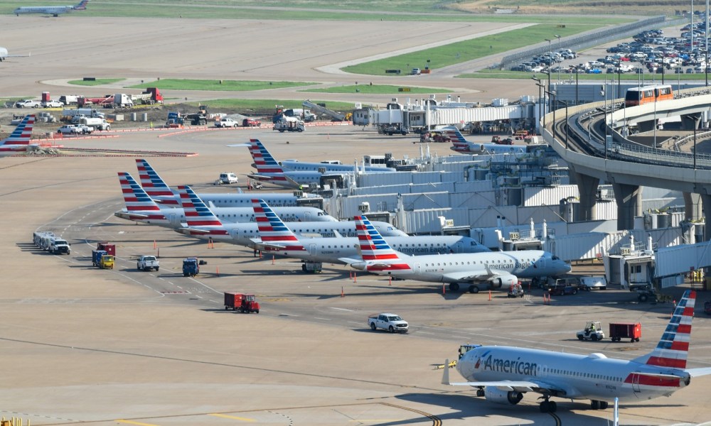 Airplanes at DFW airport