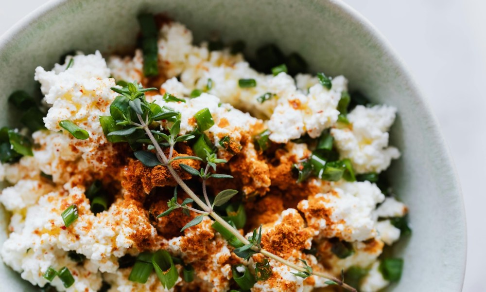 cottage cheese with cumin and greens