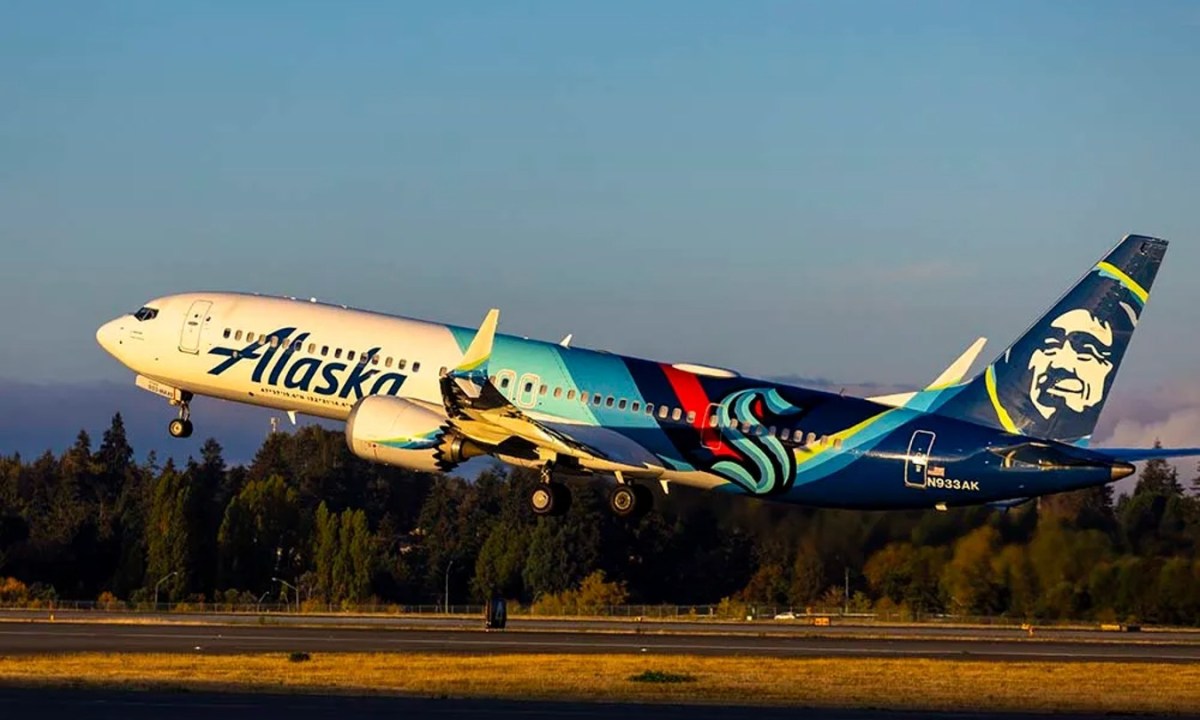 Alaska Airlines Kraken plane