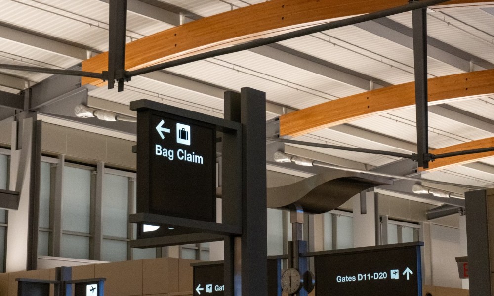 Sign at baggage claim