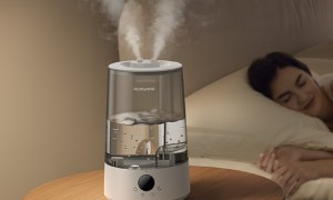 The Homvana H101 humidifer in a bedroom.