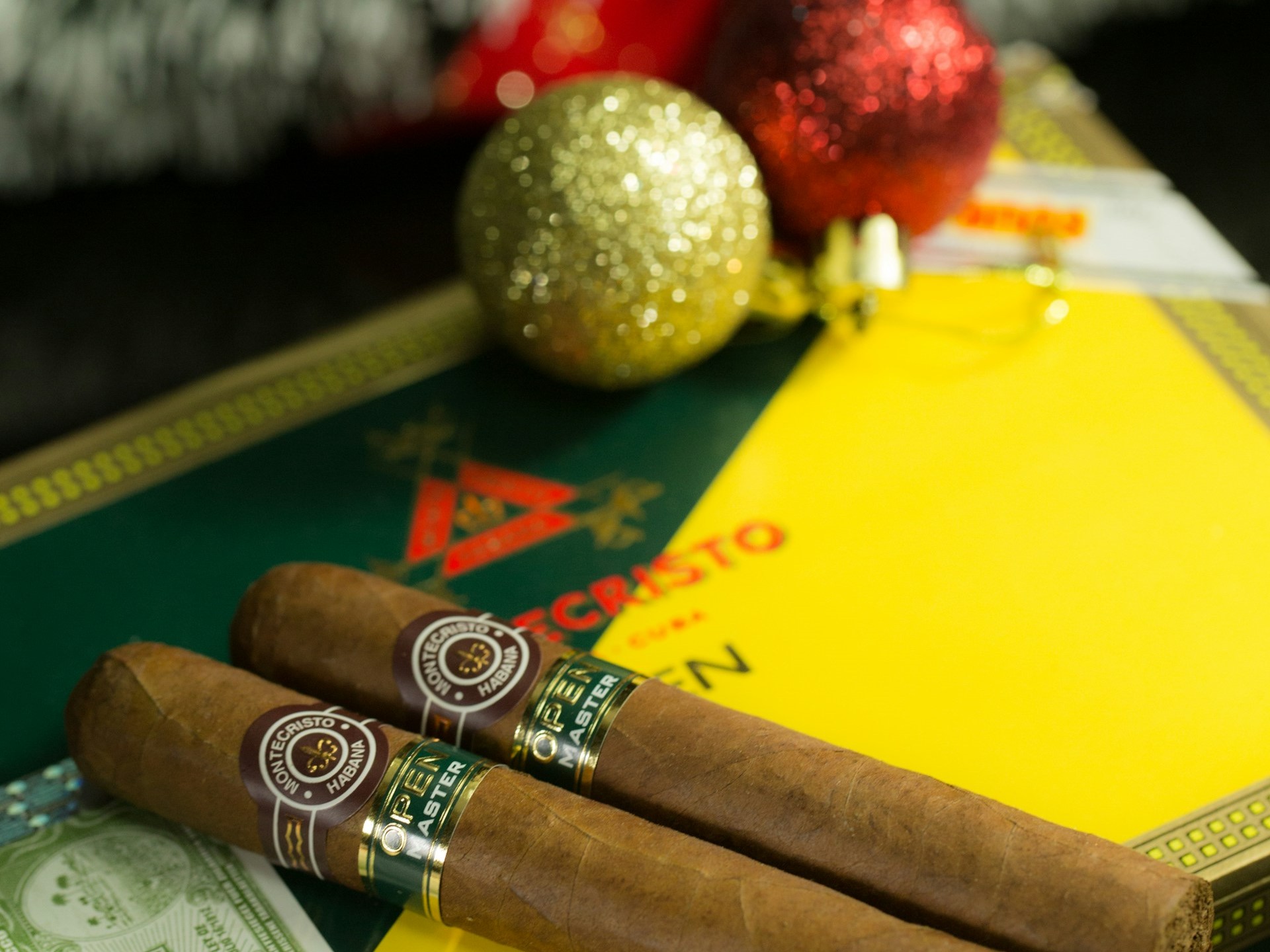 best cigar gifts by dickson kwok unsplash