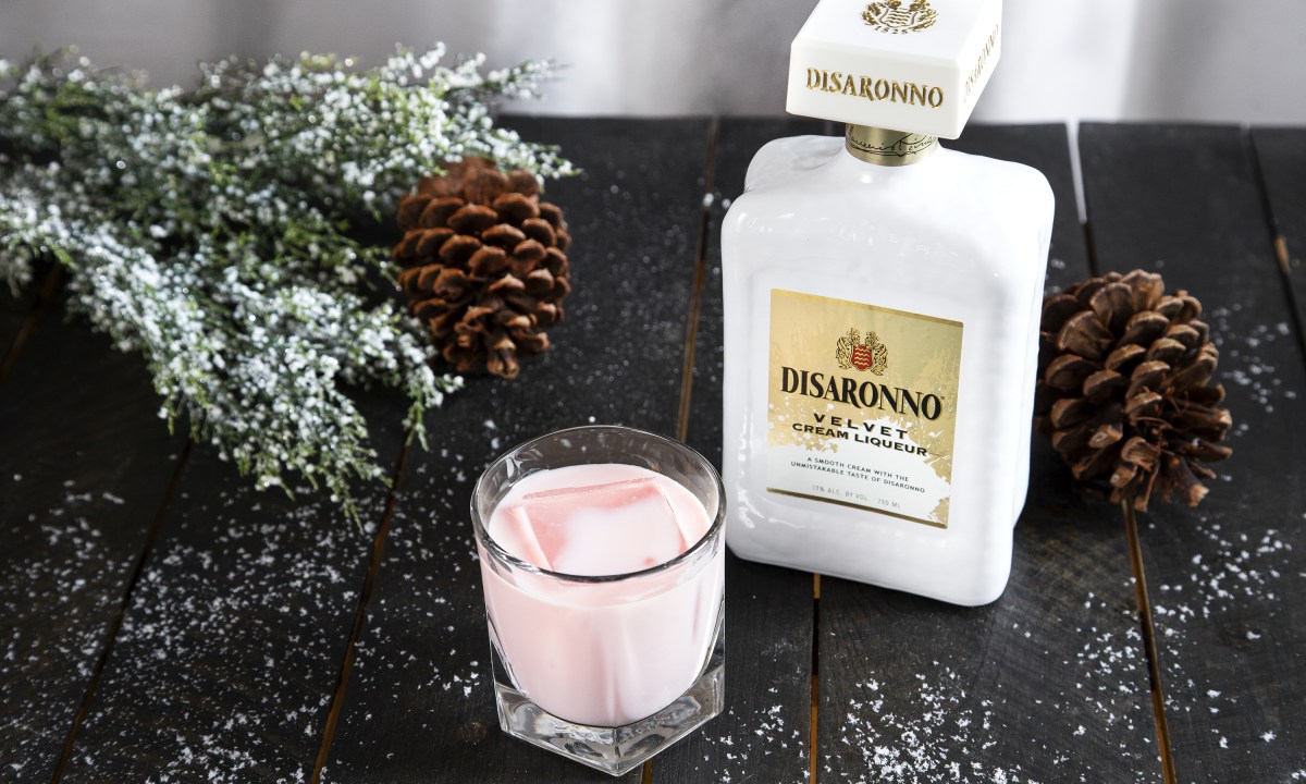 colorful winter cocktails disaronno pink velvet3