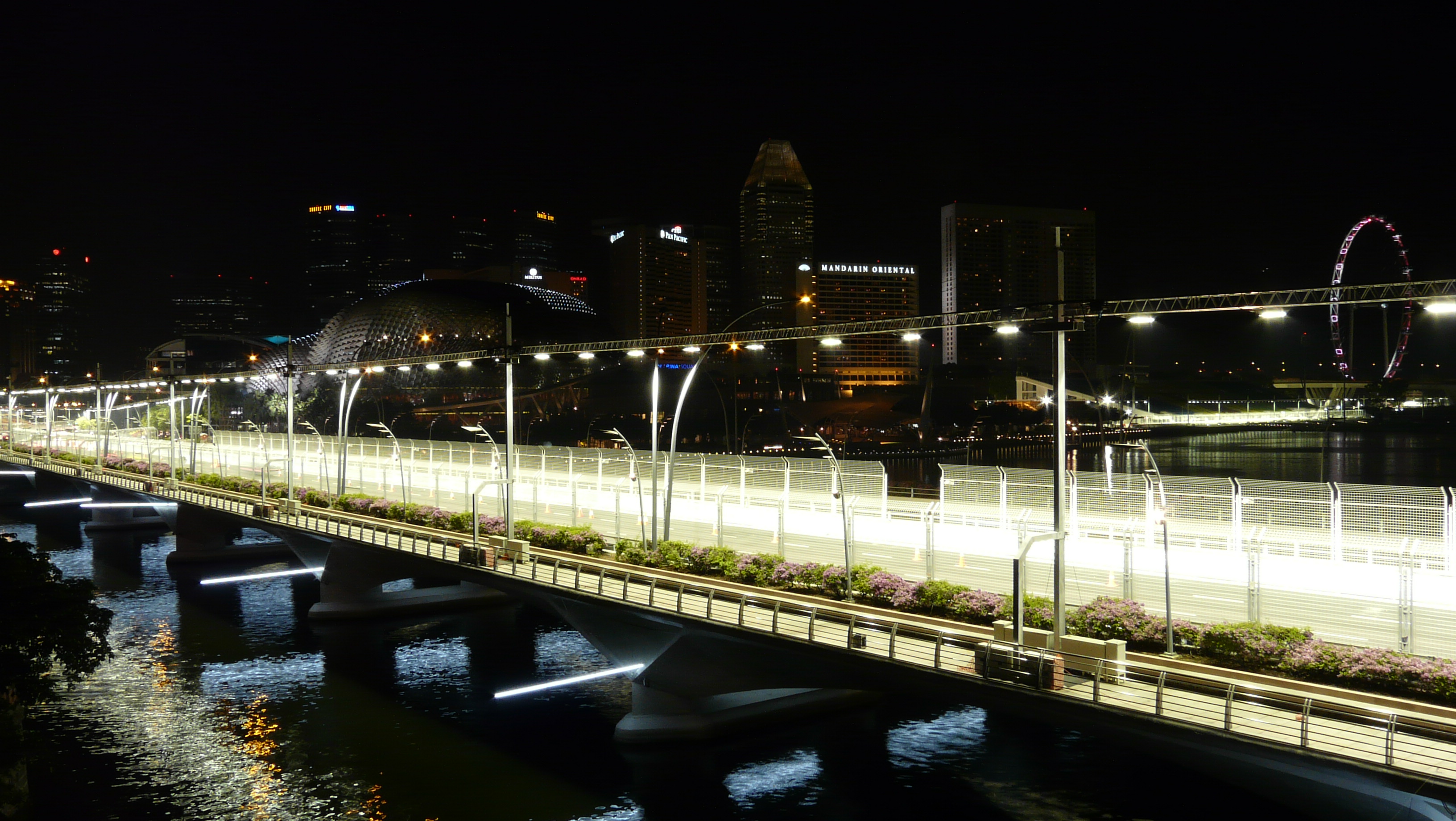 Singapore GP Fullerton straight